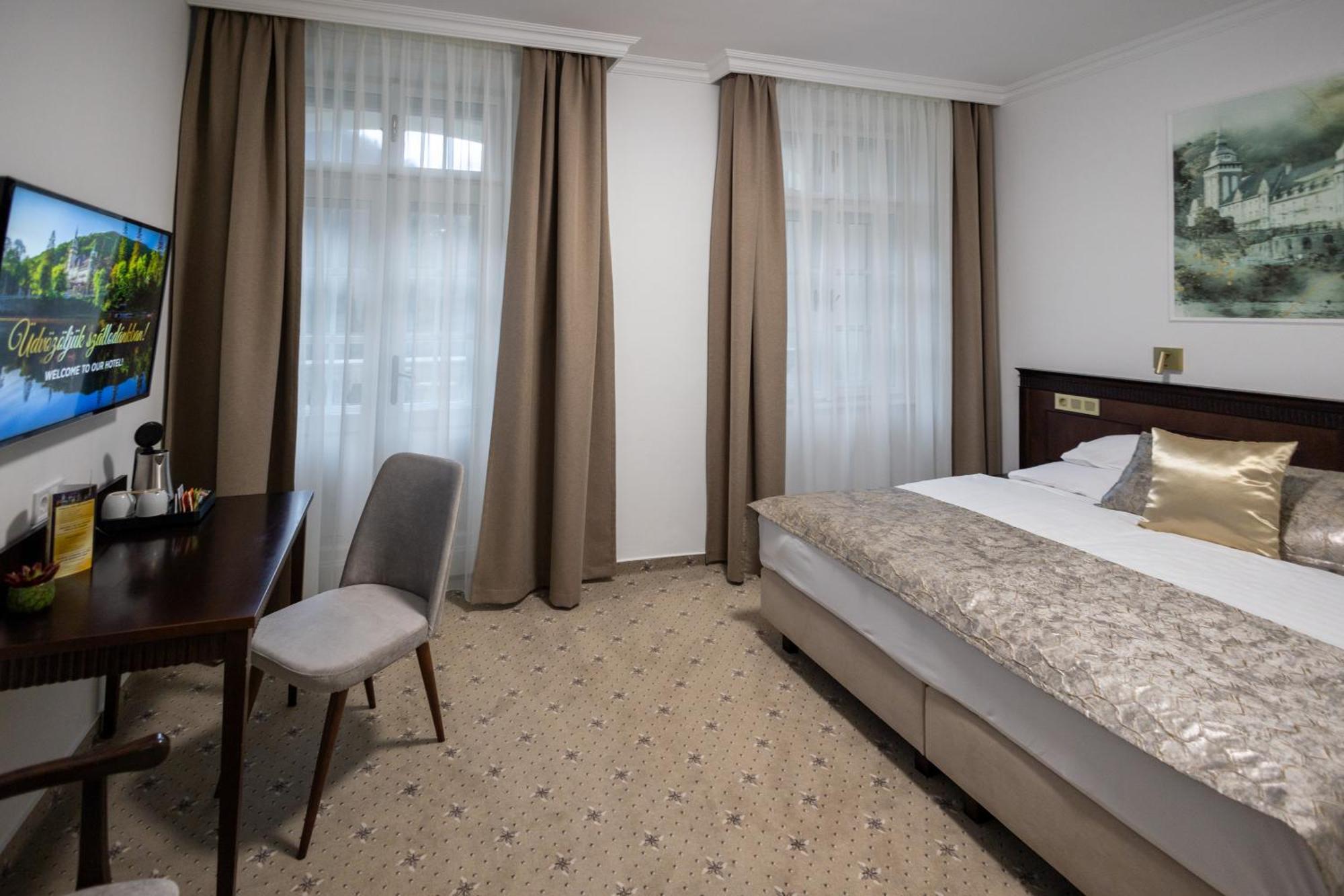 Hotel Palota Lillafured Bagian luar foto